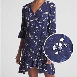 NWOT Gap Size M Navy Floral Ruffle Wrap Dress